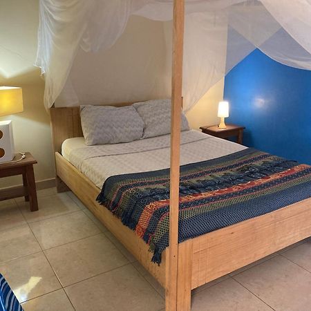 Chez medzo et patou Hotel Popenguine Buitenkant foto